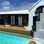 فيلة Dora Bella Lanzarote
