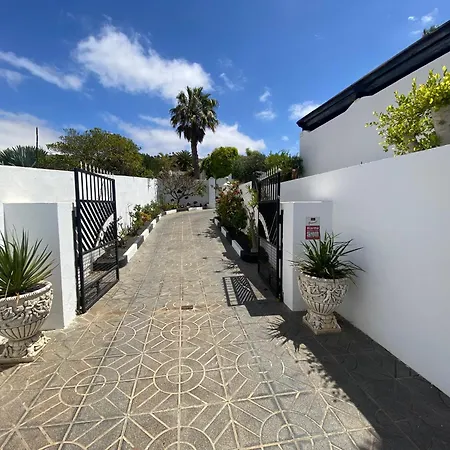 Dora Bella Lanzarote Nazaret