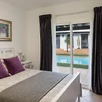 Dora Bella Lanzarote Willa Nazaret