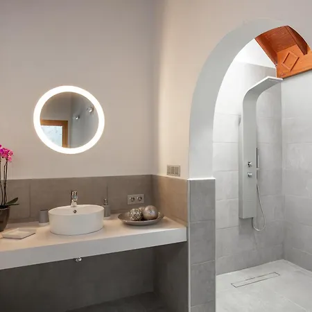 Dora Bella Lanzarote Villa *