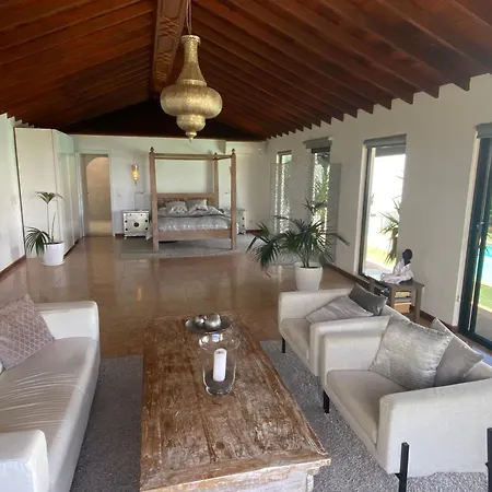 Dora Bella Lanzarote Насарет