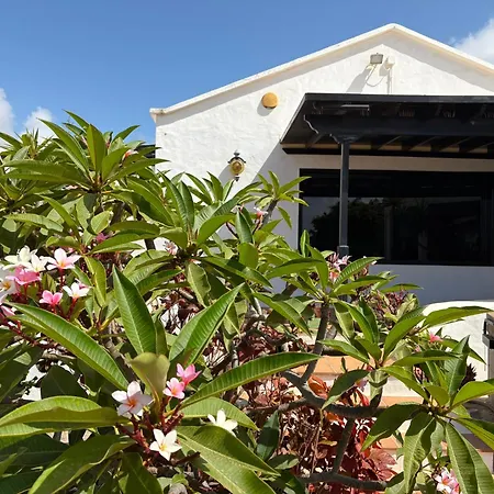 Dora Bella Lanzarote Villa *