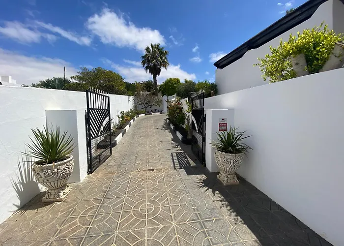 Dora Bella Lanzarote Nazaret