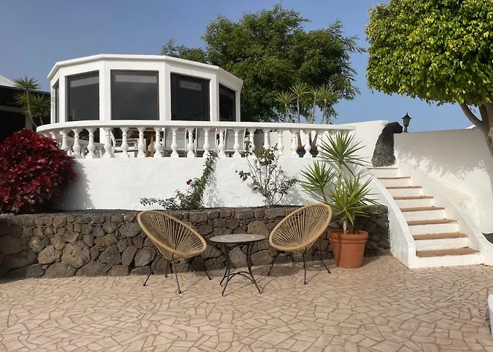 Dora Bella Lanzarote Willa Nazaret