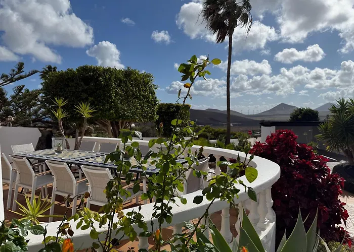 Dora Bella Lanzarote Willa