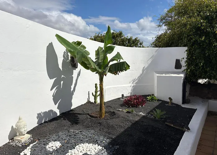 Dora Bella Lanzarote Willa